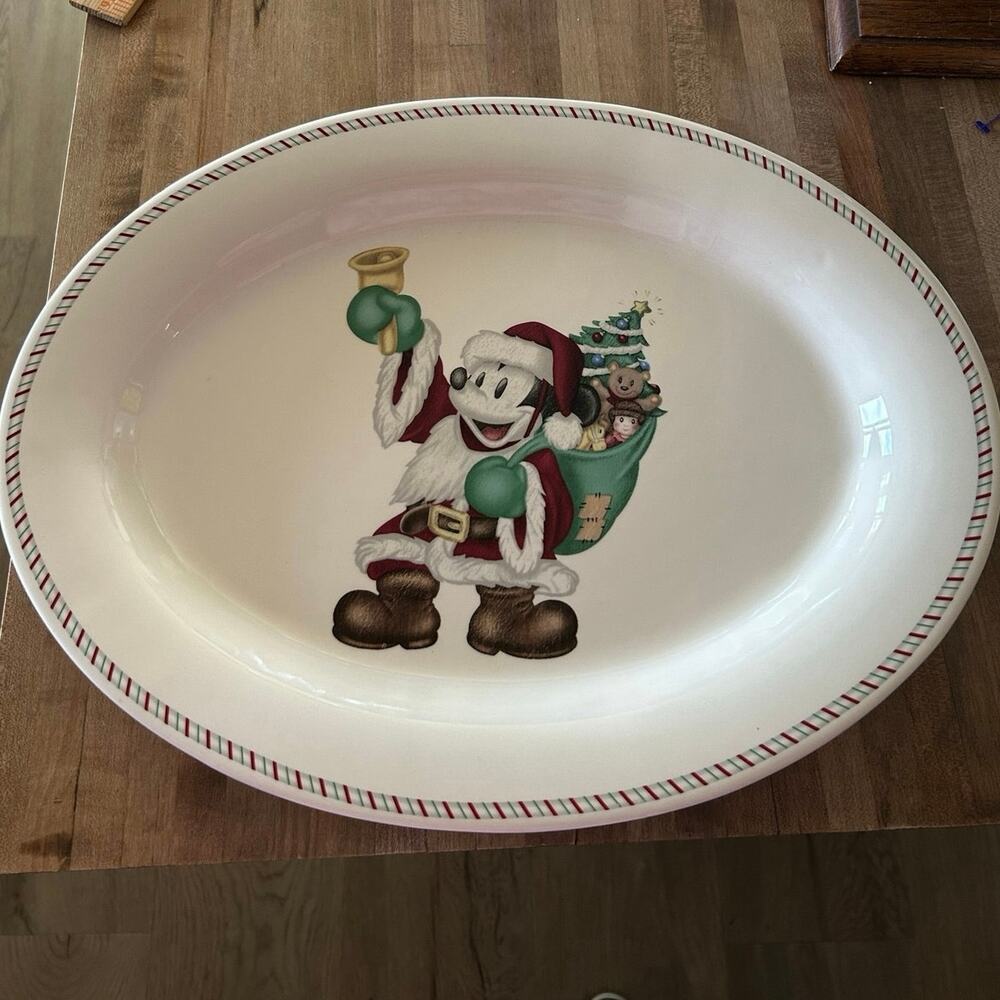 DisneyShopping.com Mickey Mouse Santa Christmas Oval Serving Platter 19”